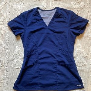 3-Pocket Athletic V-Neck Top